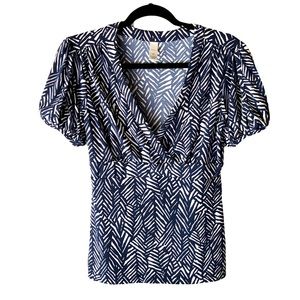 Merona Navy and White Print V-neck Blouse. Cap Sleeve. Size XS